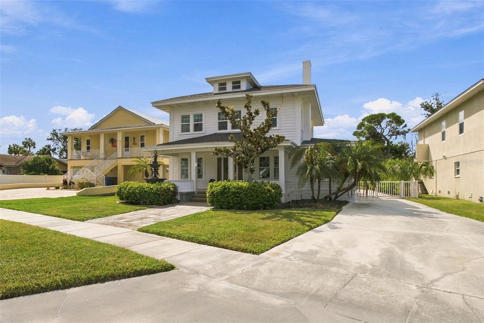 5426 VENETIAN BOULEVARD NE, St Petersburg, FL 33703