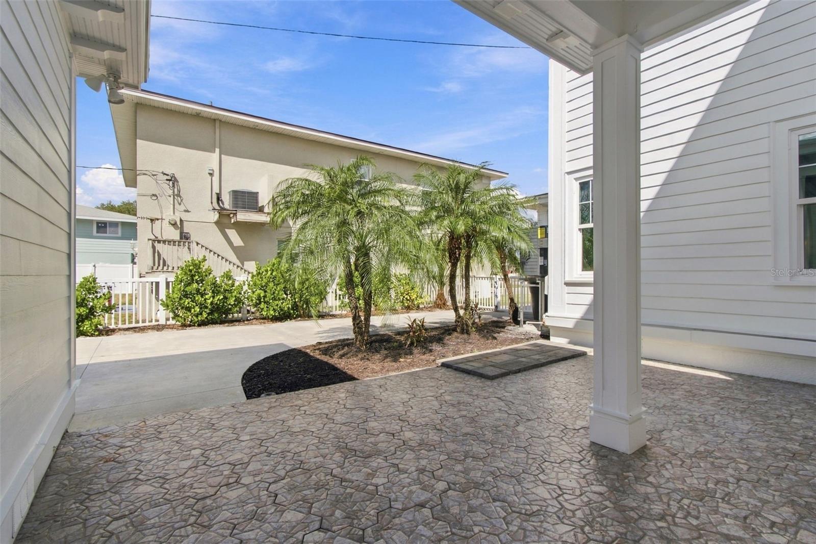 5426 VENETIAN BOULEVARD NE, St Petersburg, FL 33703