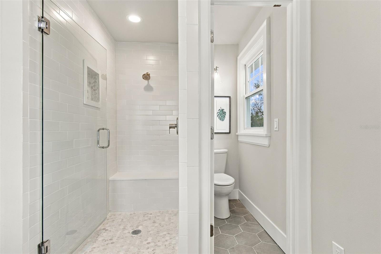 5426 VENETIAN BOULEVARD NE, St Petersburg, FL 33703