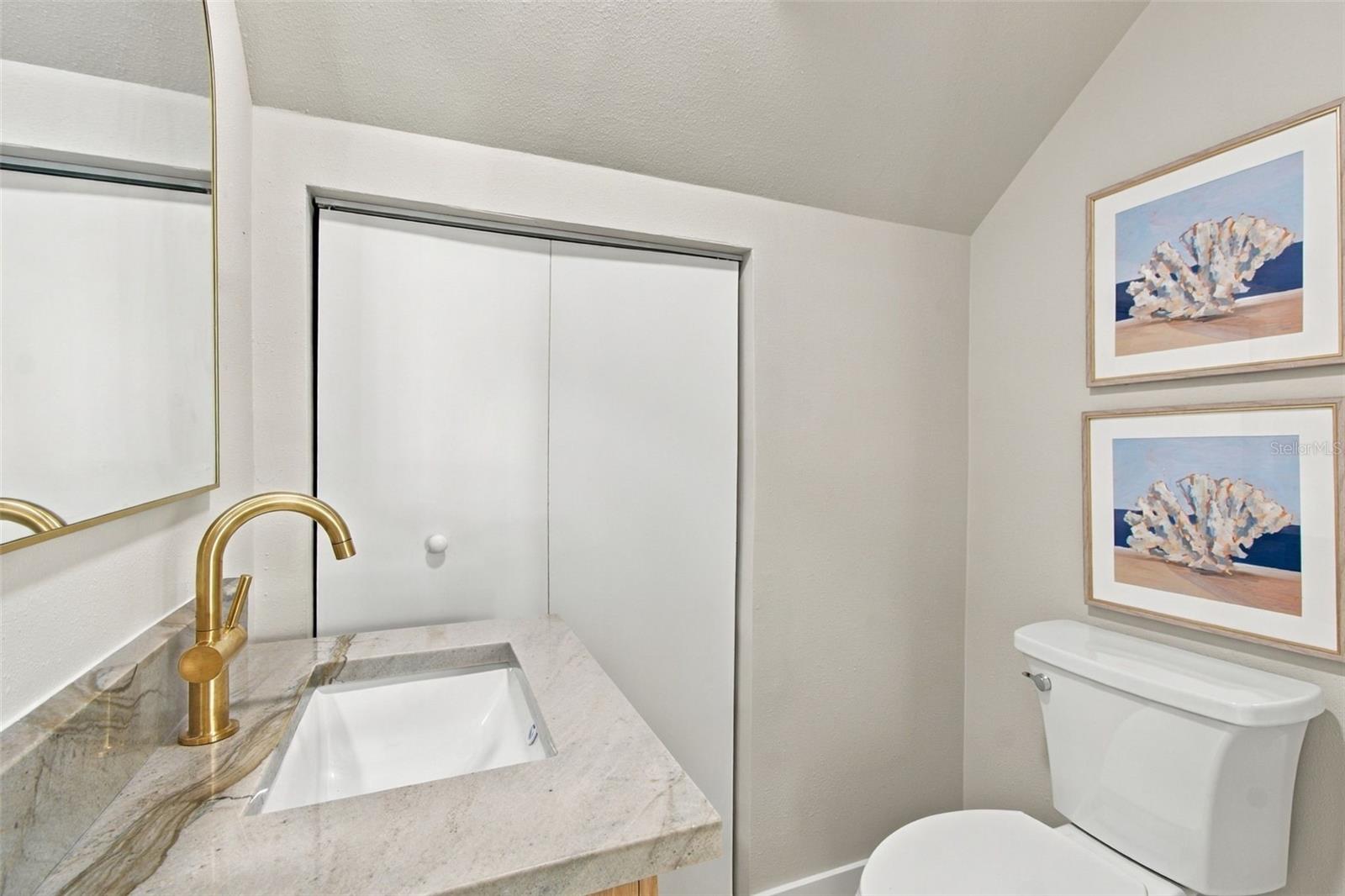 5426 VENETIAN BOULEVARD NE, St Petersburg, FL 33703