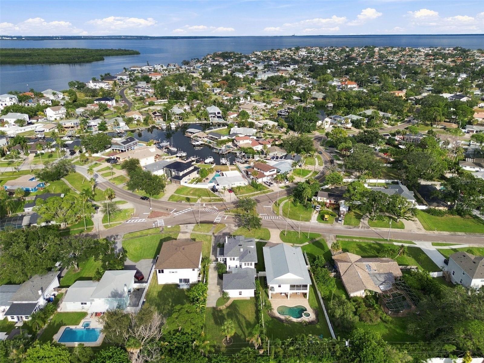 5426 VENETIAN BOULEVARD NE, St Petersburg, FL 33703