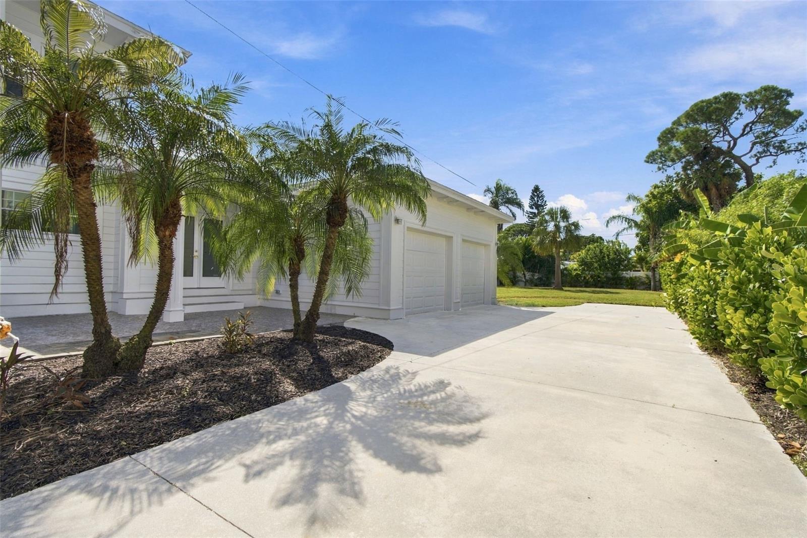5426 VENETIAN BOULEVARD NE, St Petersburg, FL 33703
