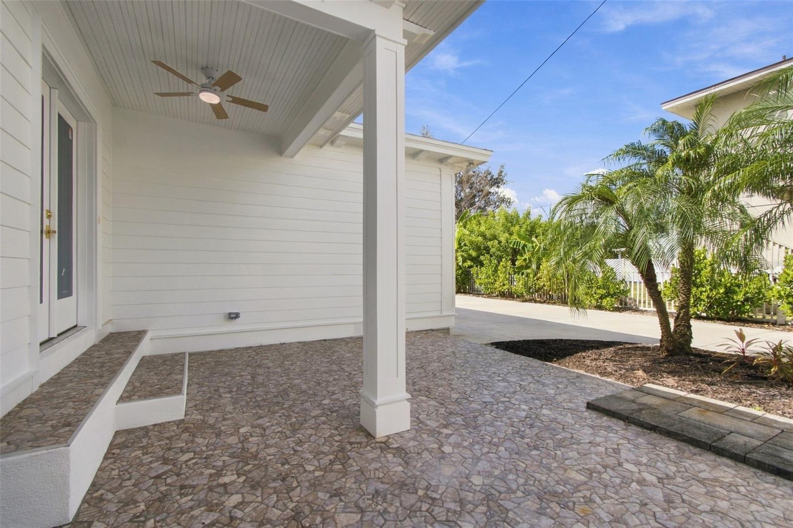 5426 VENETIAN BOULEVARD NE, St Petersburg, FL 33703