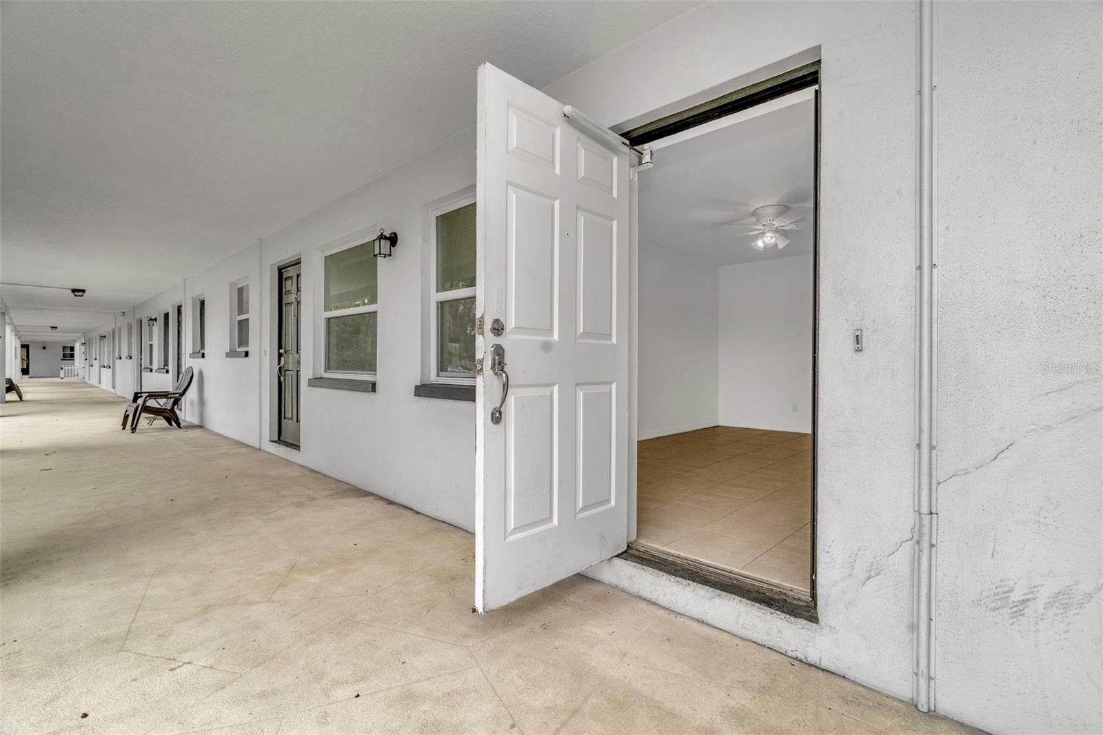 3700 HAINES ROAD N, #6, St Petersburg, FL 33704