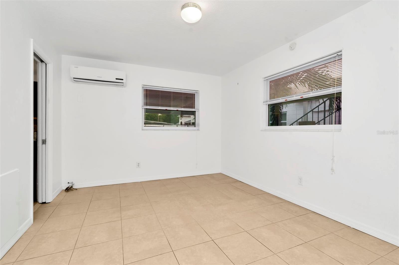 3700 HAINES ROAD N, #6, St Petersburg, FL 33704