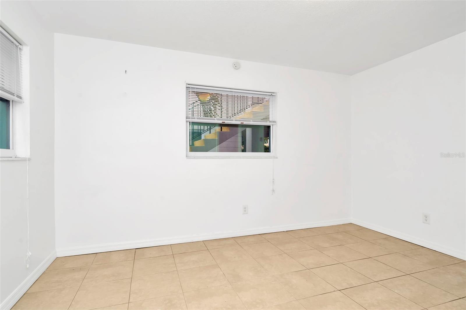 3700 HAINES ROAD N, #6, St Petersburg, FL 33704