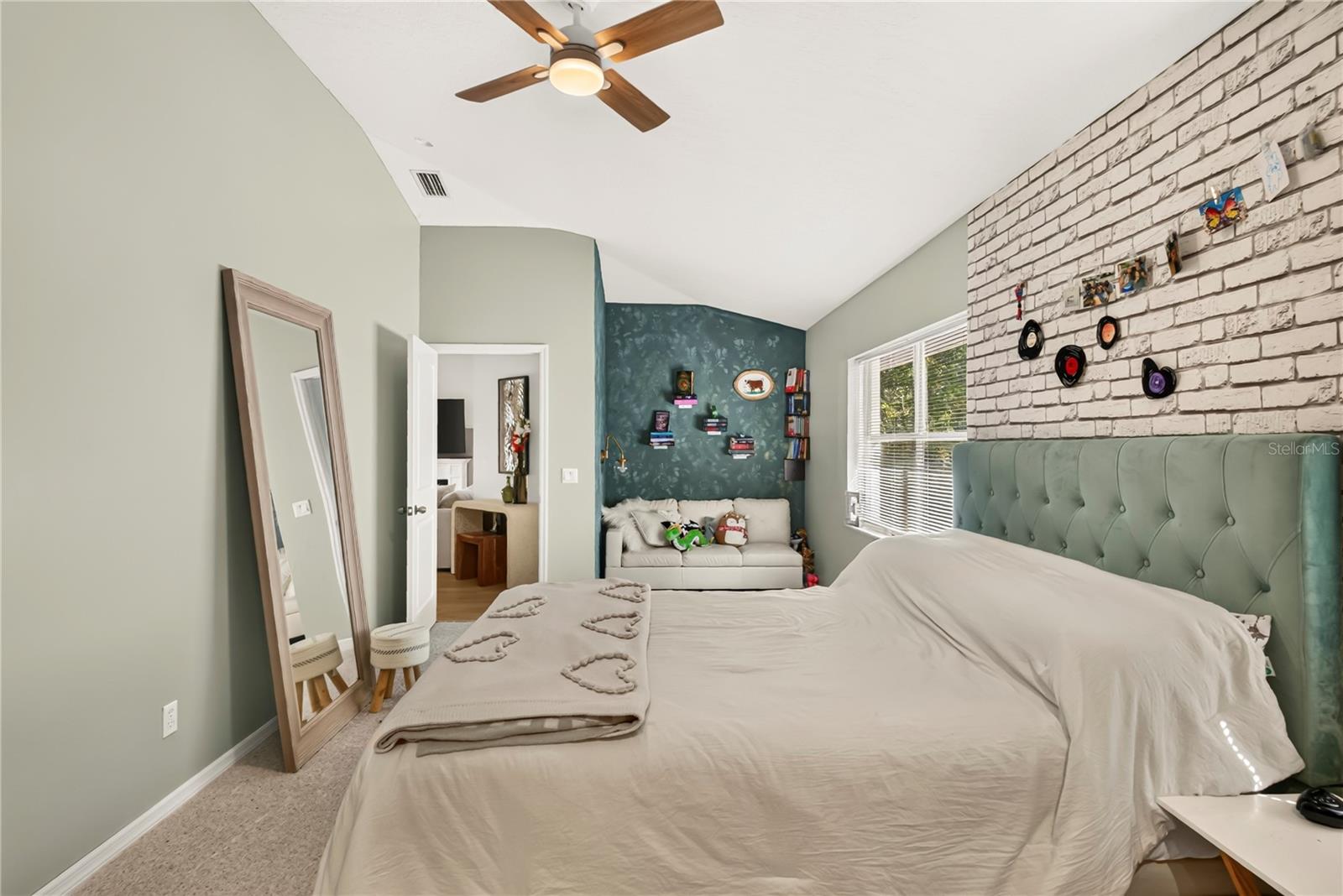Large Guest Room Reverse