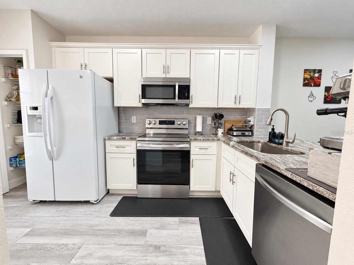 2334 LAKE WOODBERRY CIRCLE, Brandon, FL 33510 2334 LAKE WOODBERRY CIRCLE, Brandon, FL 33510