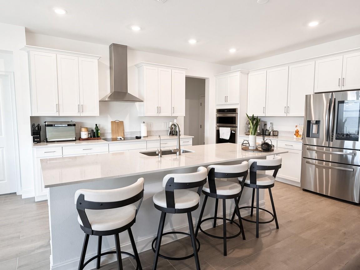 18125 SERENE LAKE LOOP, Lutz, FL 33548