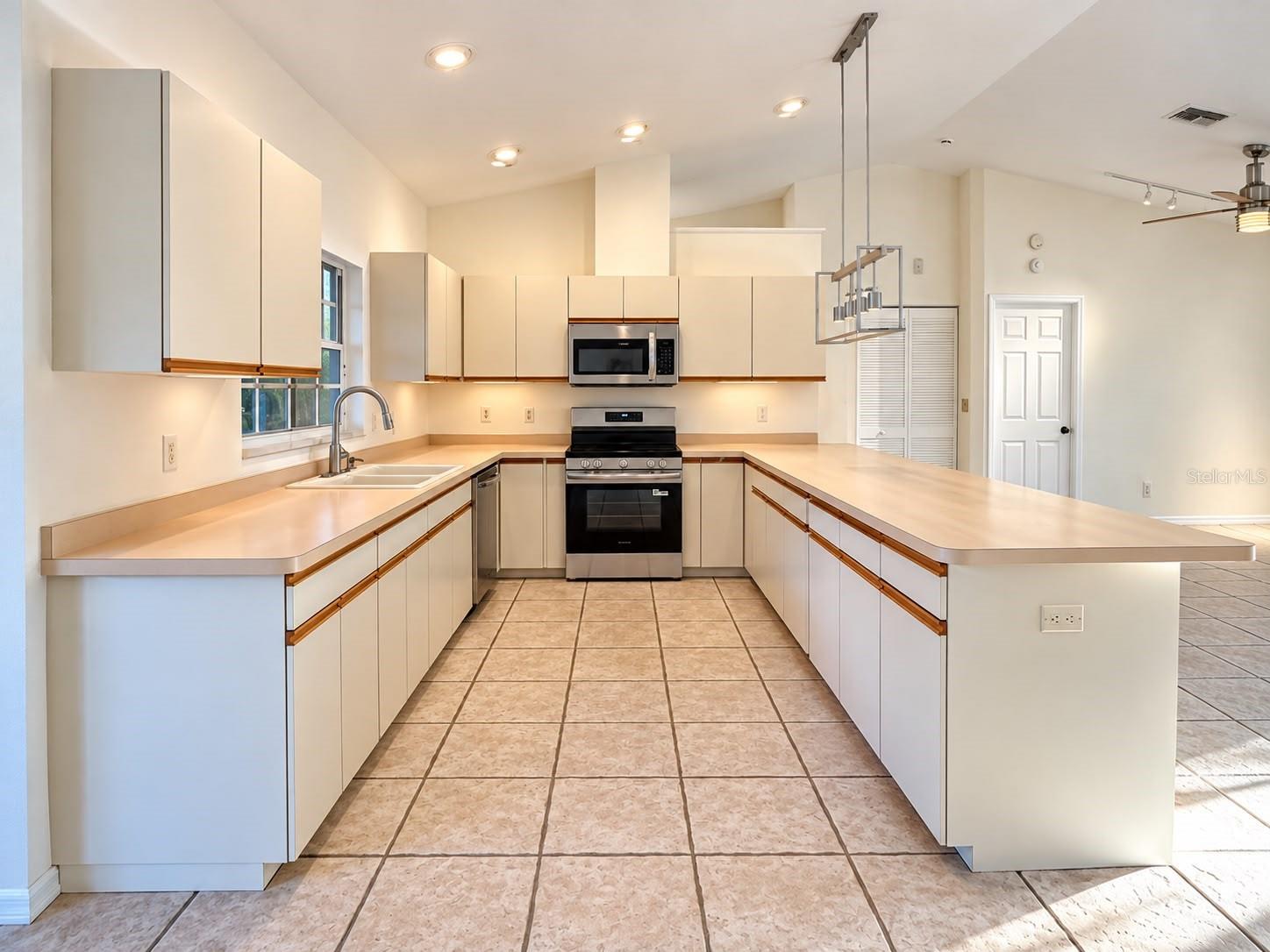 131 49TH COURT E, Palmetto, FL 34221