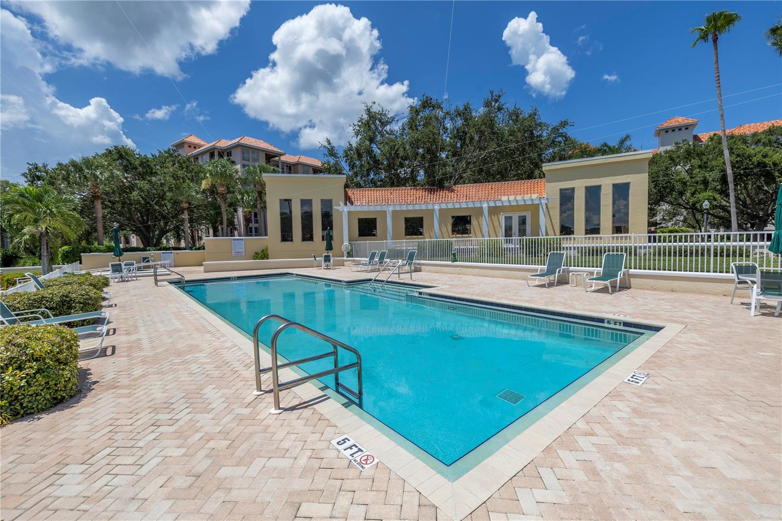 4780 DOLPHIN CAY LANE S, #102, St Petersburg, FL 33711