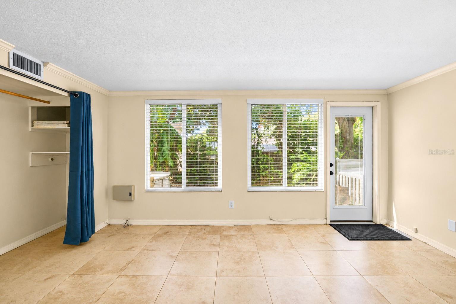 2000 WORLD PARKWAY BOULEVARD, #2, Clearwater, FL 33763