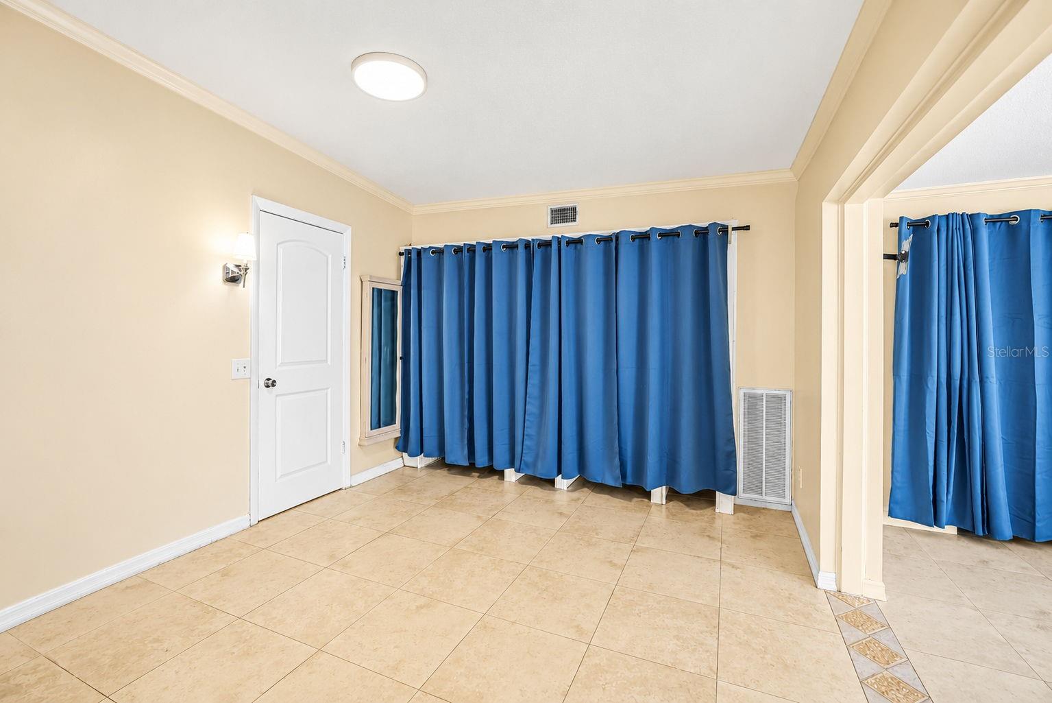 2000 WORLD PARKWAY BOULEVARD, #2, Clearwater, FL 33763