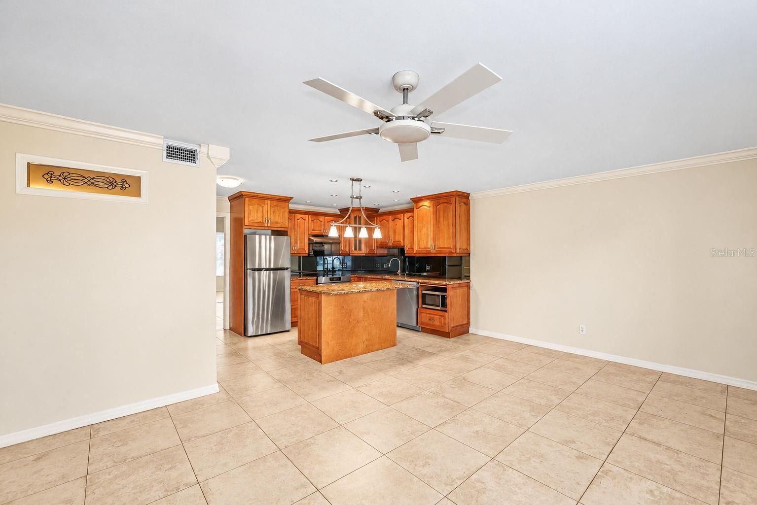 2000 WORLD PARKWAY BOULEVARD, #2, Clearwater, FL 33763