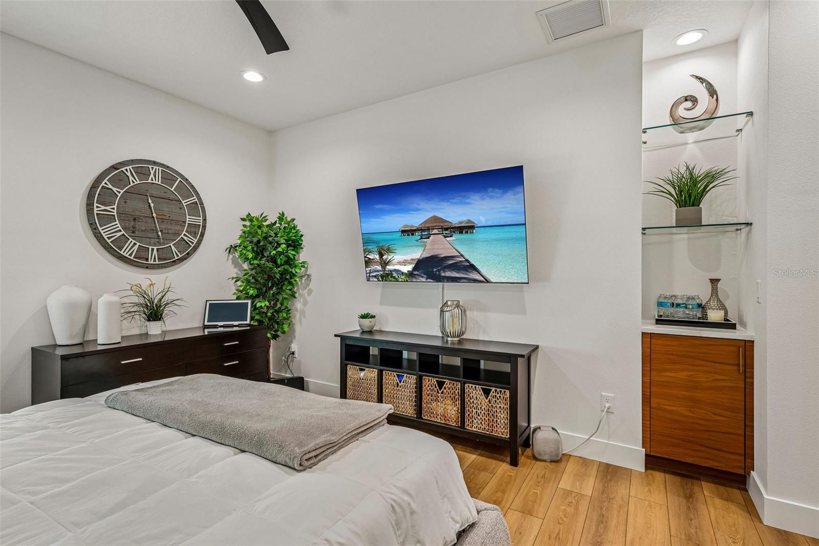 8625 5TH STREET N, St Petersburg, FL 33702
