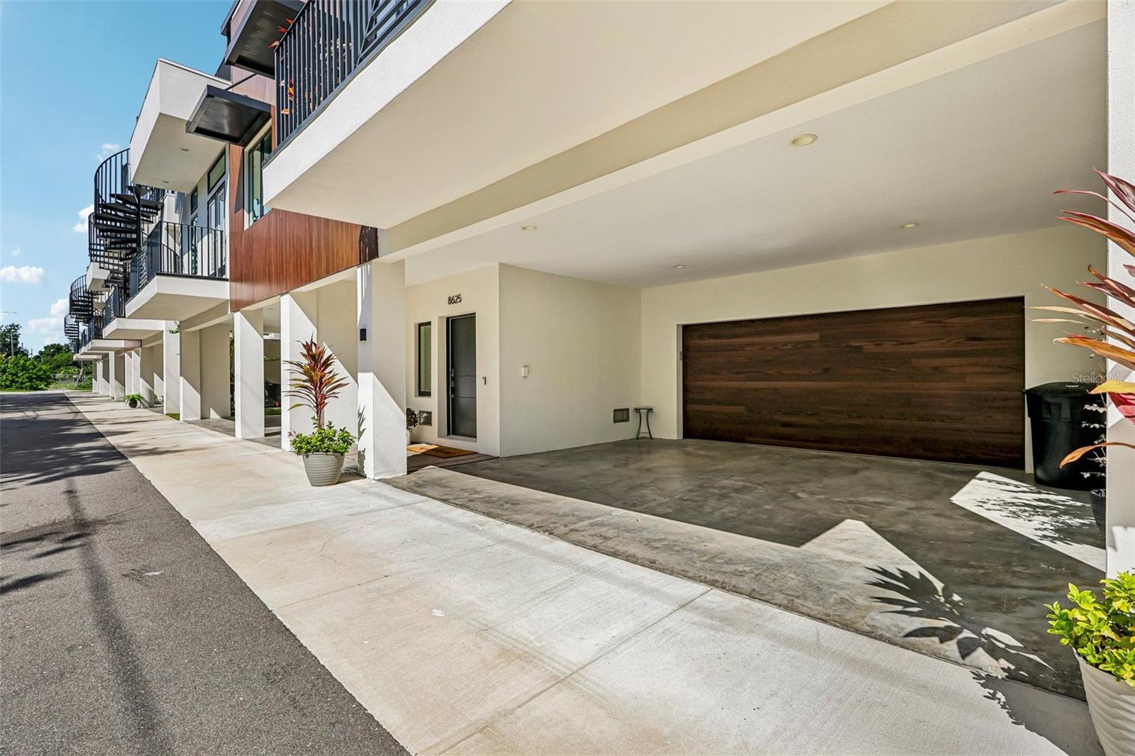 8625 5TH STREET N, St Petersburg, FL 33702