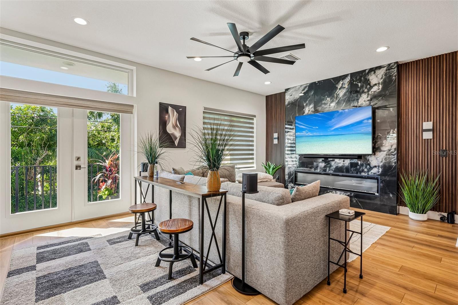 8625 5TH STREET N, St Petersburg, FL 33702