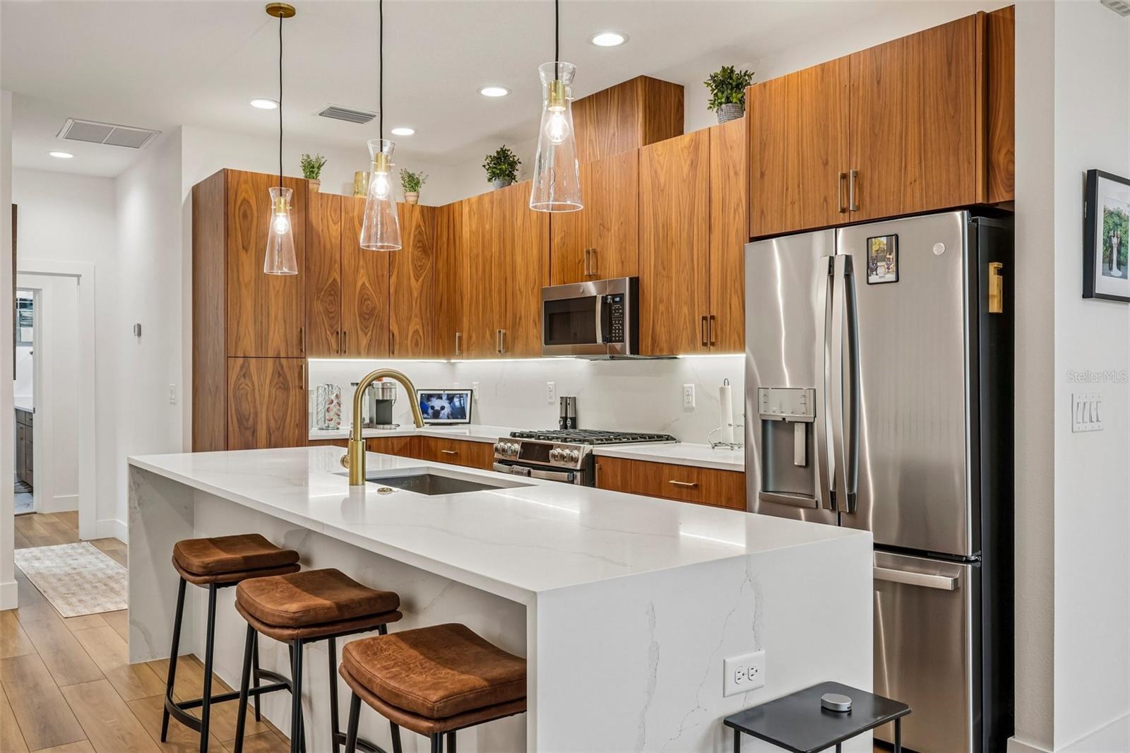 8625 5TH STREET N, St Petersburg, FL 33702