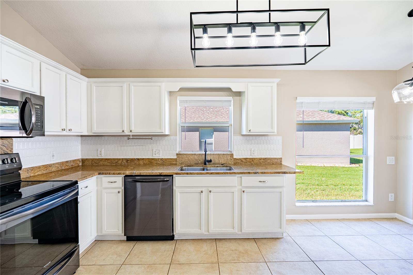 2022 SAMANTHA LANE, Valrico, FL 33594