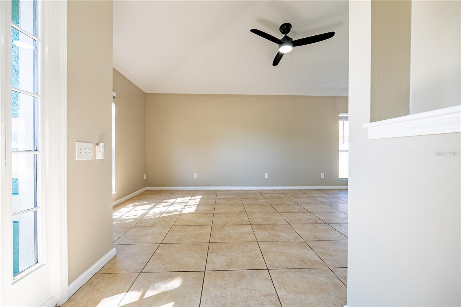 2022 SAMANTHA LANE, Valrico, FL 33594
