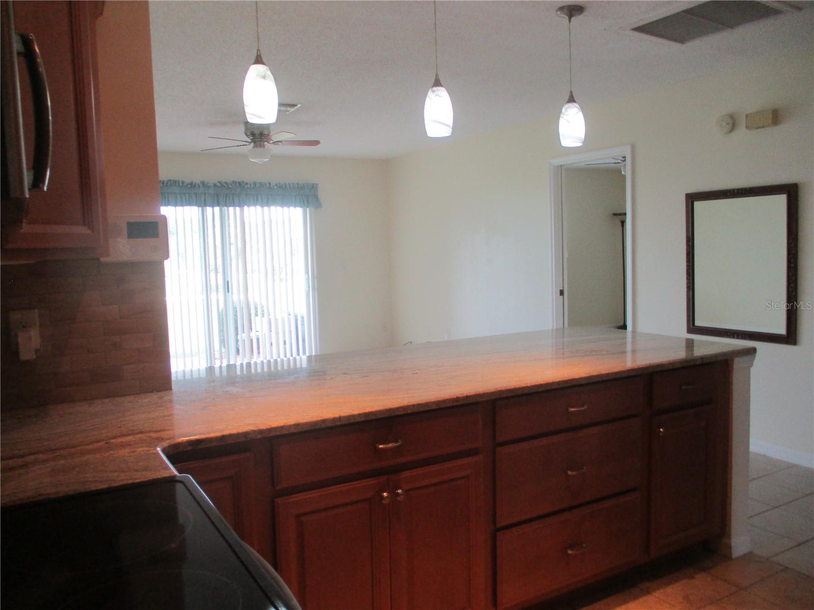 pass through to family room from kitchen