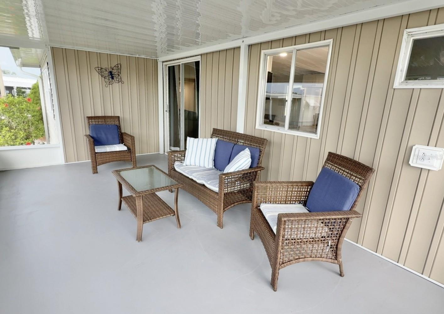 Large screened lanai to enjoy the outdoors