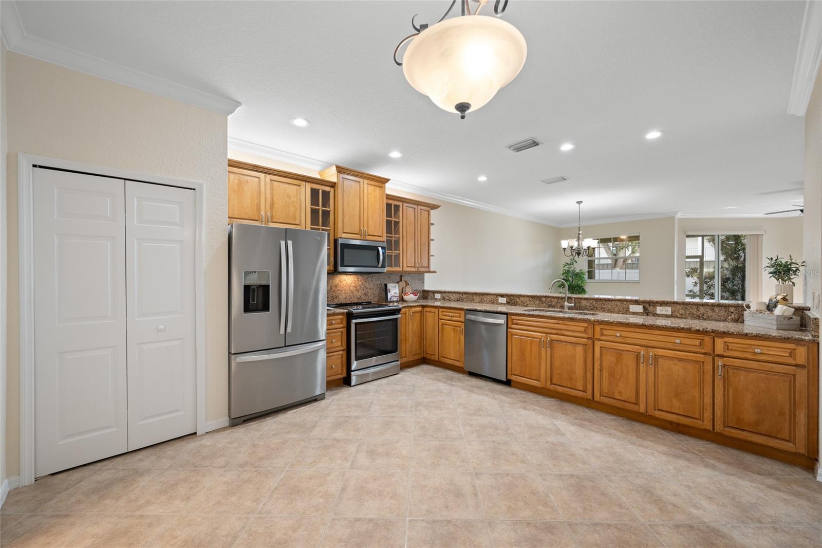 Granite Counter Tops & Newer Appliances!