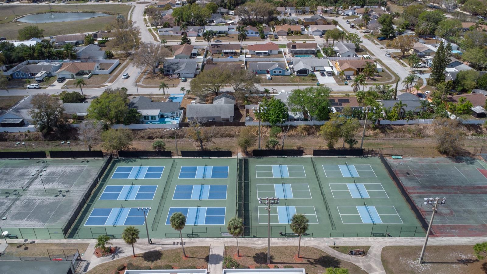 Lots of Pickleball Courts in Bardmoor!