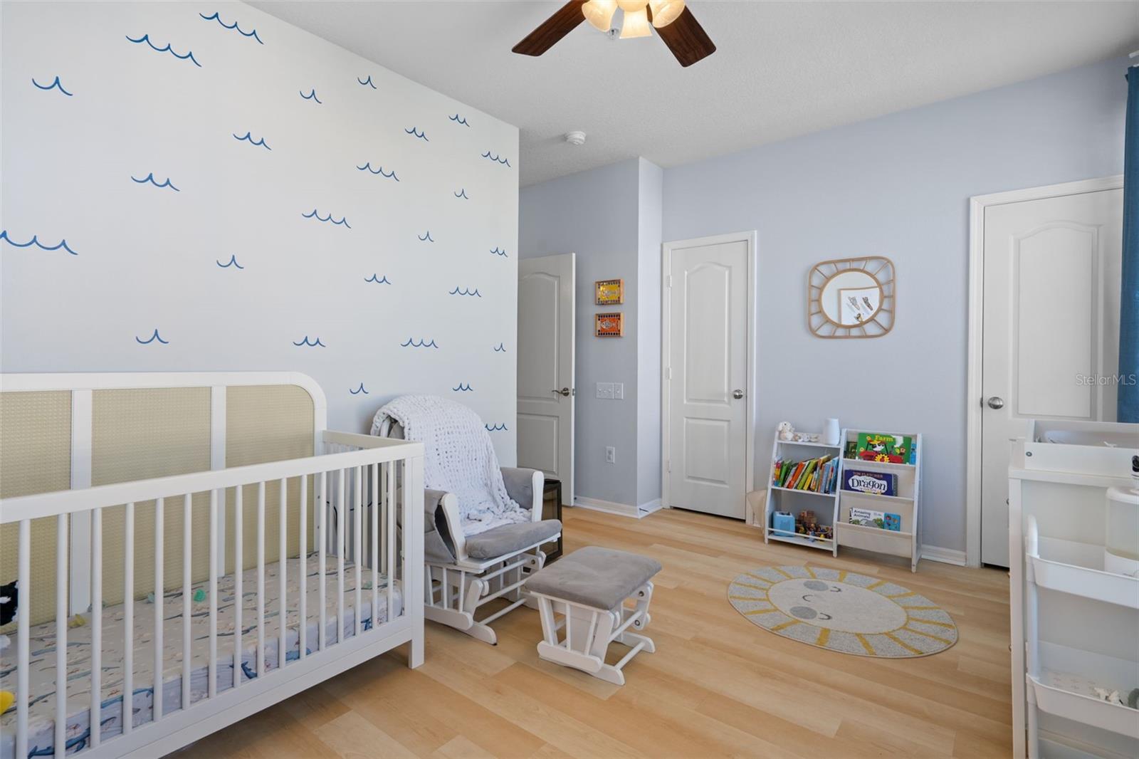 Upstairs bedroom - reverse view
