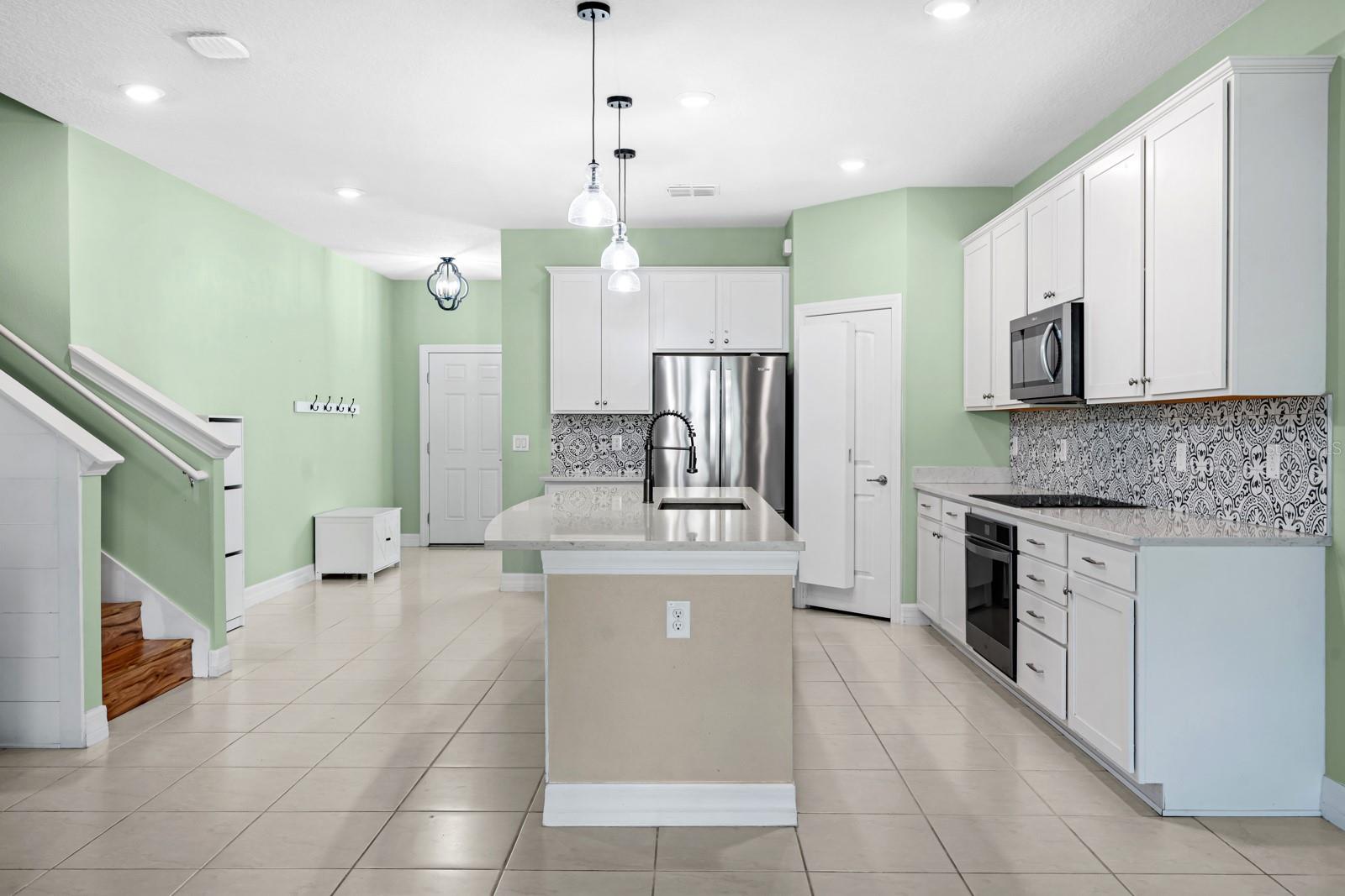 10316 WINE PRESS AVENUE, Riverview, FL 33578