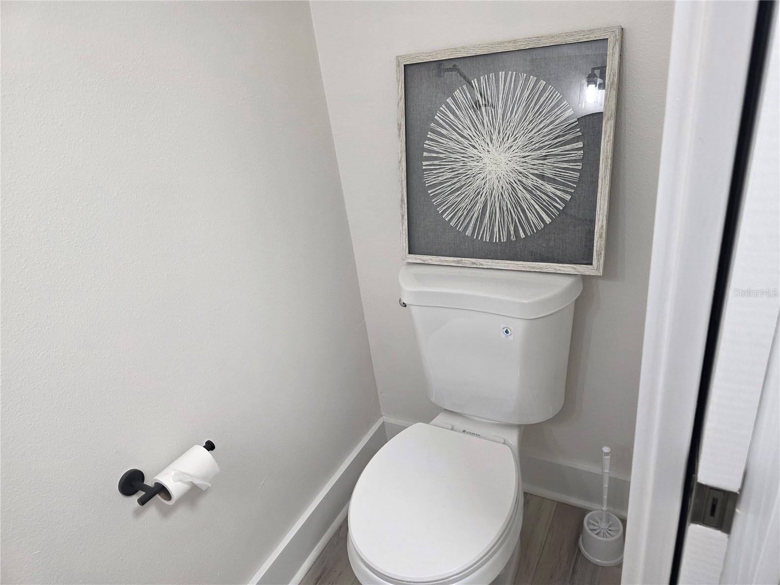 Guest 1/2 bath