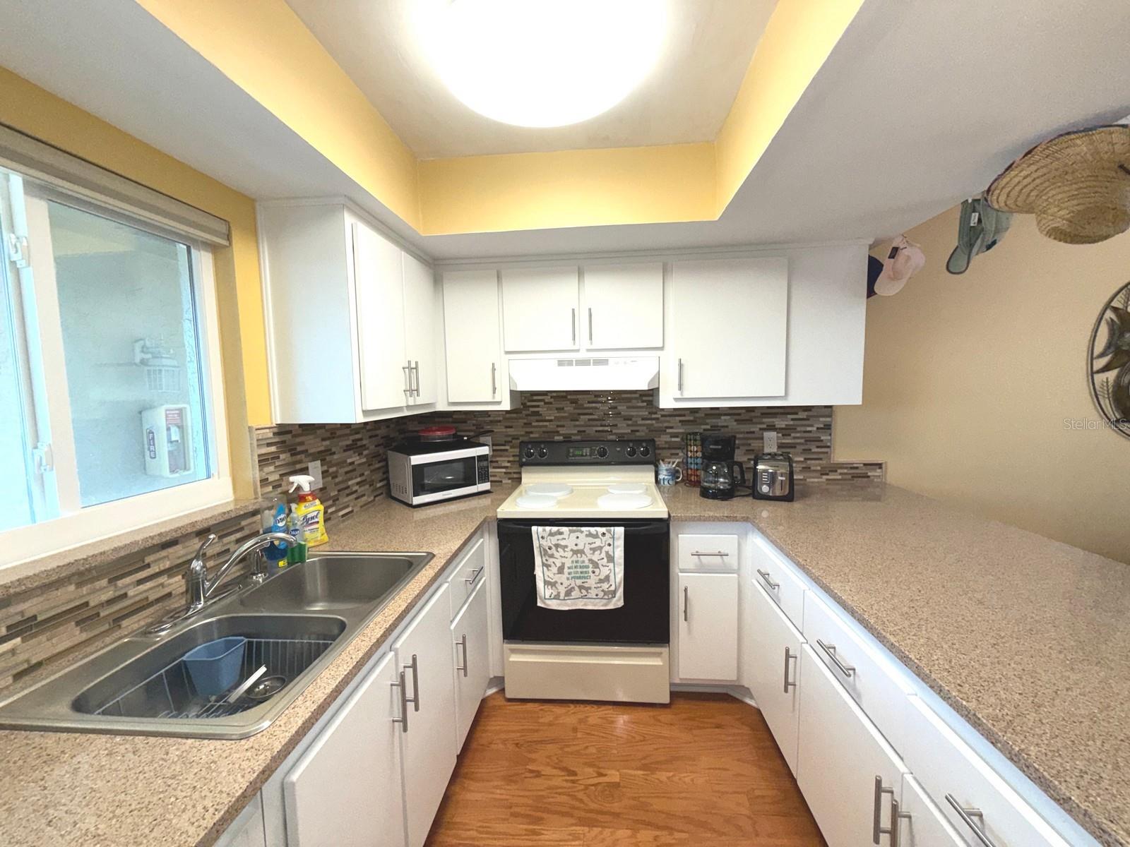 Huge PENTHOUSE - CORNER UNIT