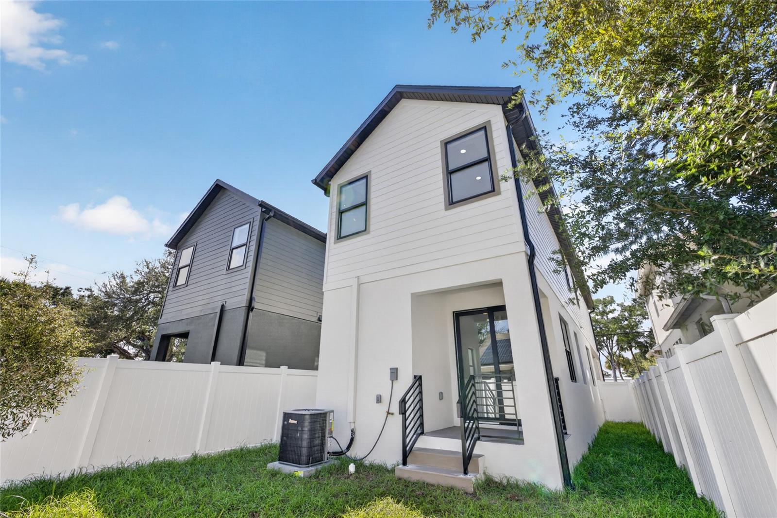 2601 N 1/2 ALBANY AVENUE, Tampa, FL 33607