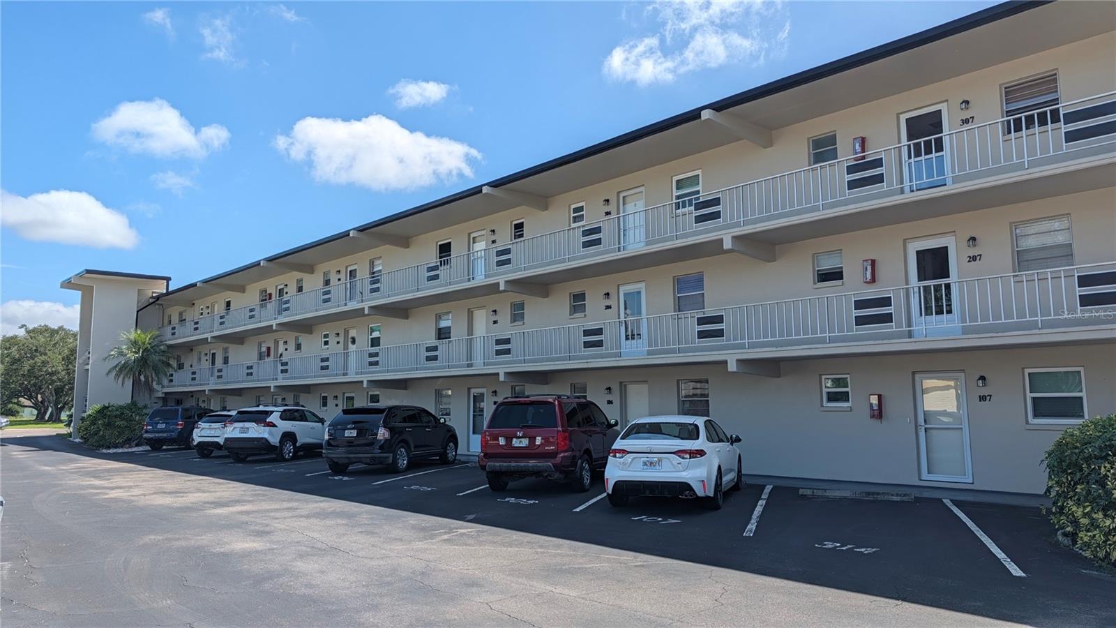 9940 47TH AVENUE N, #206, St Petersburg, FL 33708
