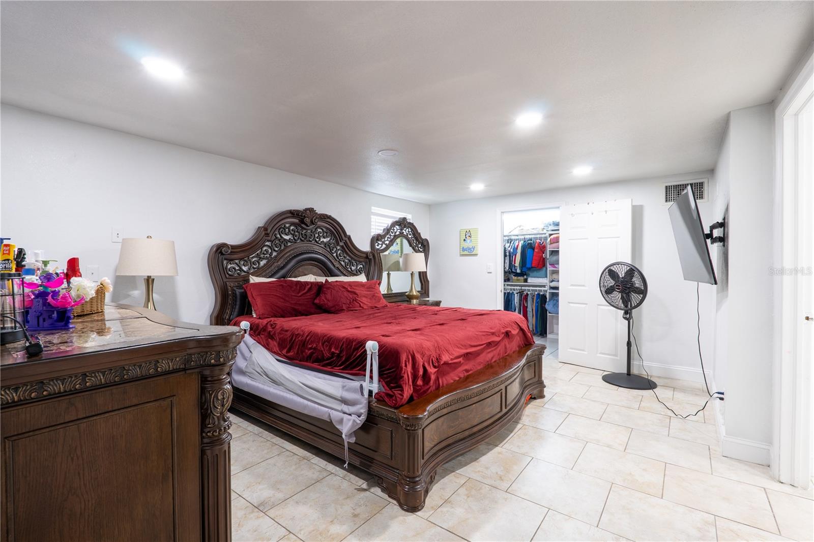 8819 W BROAD STREET, Tampa, FL 33615