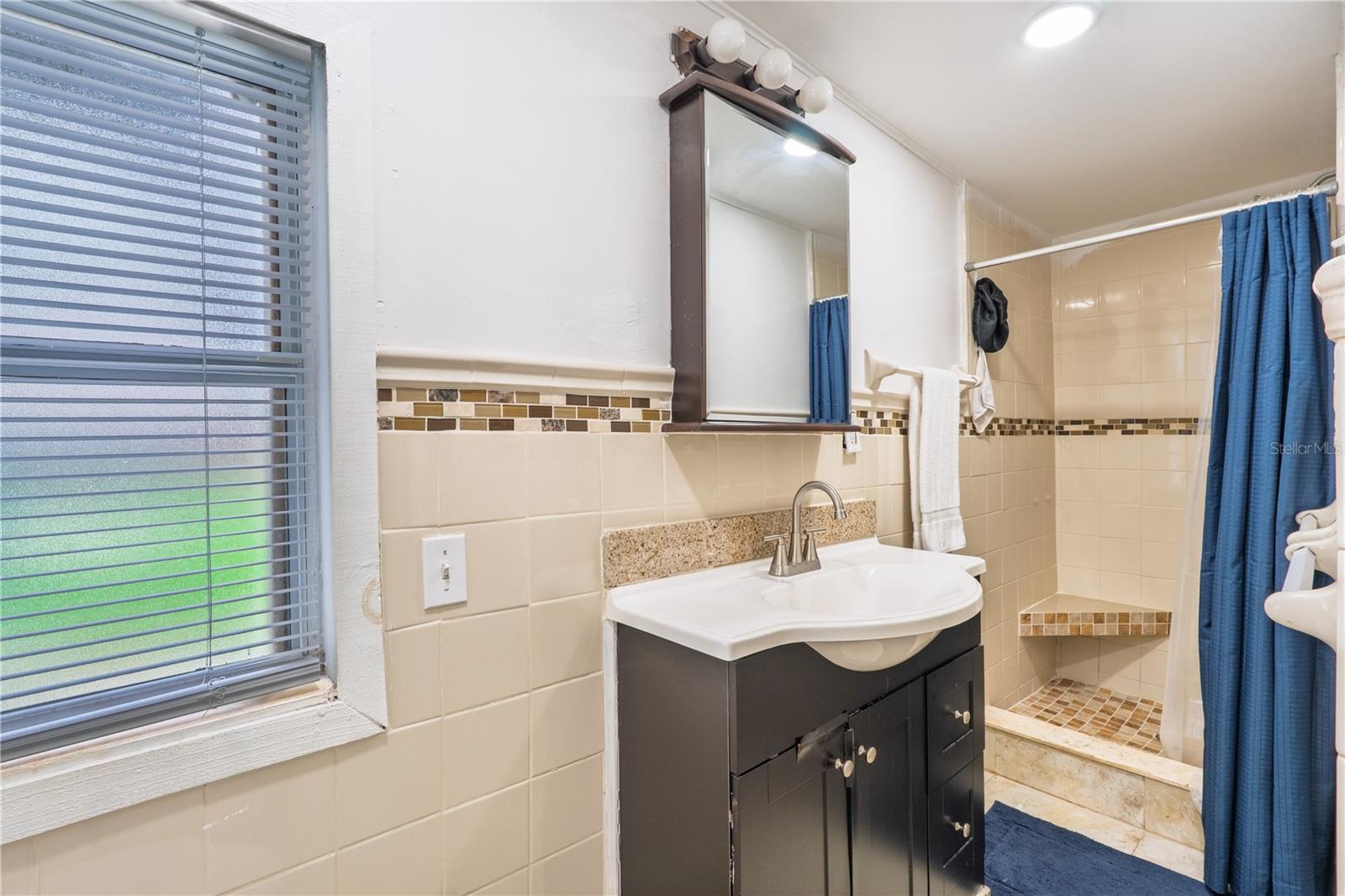 8819 W BROAD STREET, Tampa, FL 33615