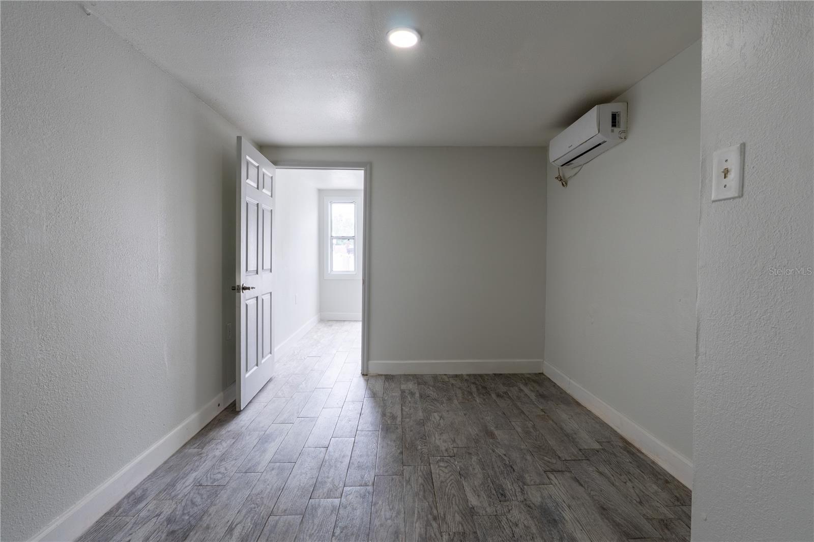 8819 W BROAD STREET, Tampa, FL 33615