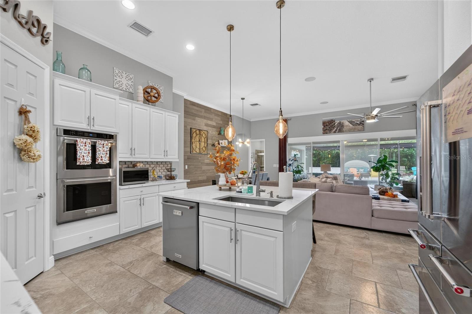 7007 COVINGTON STONE AVENUE, Apollo Beach, FL 33572