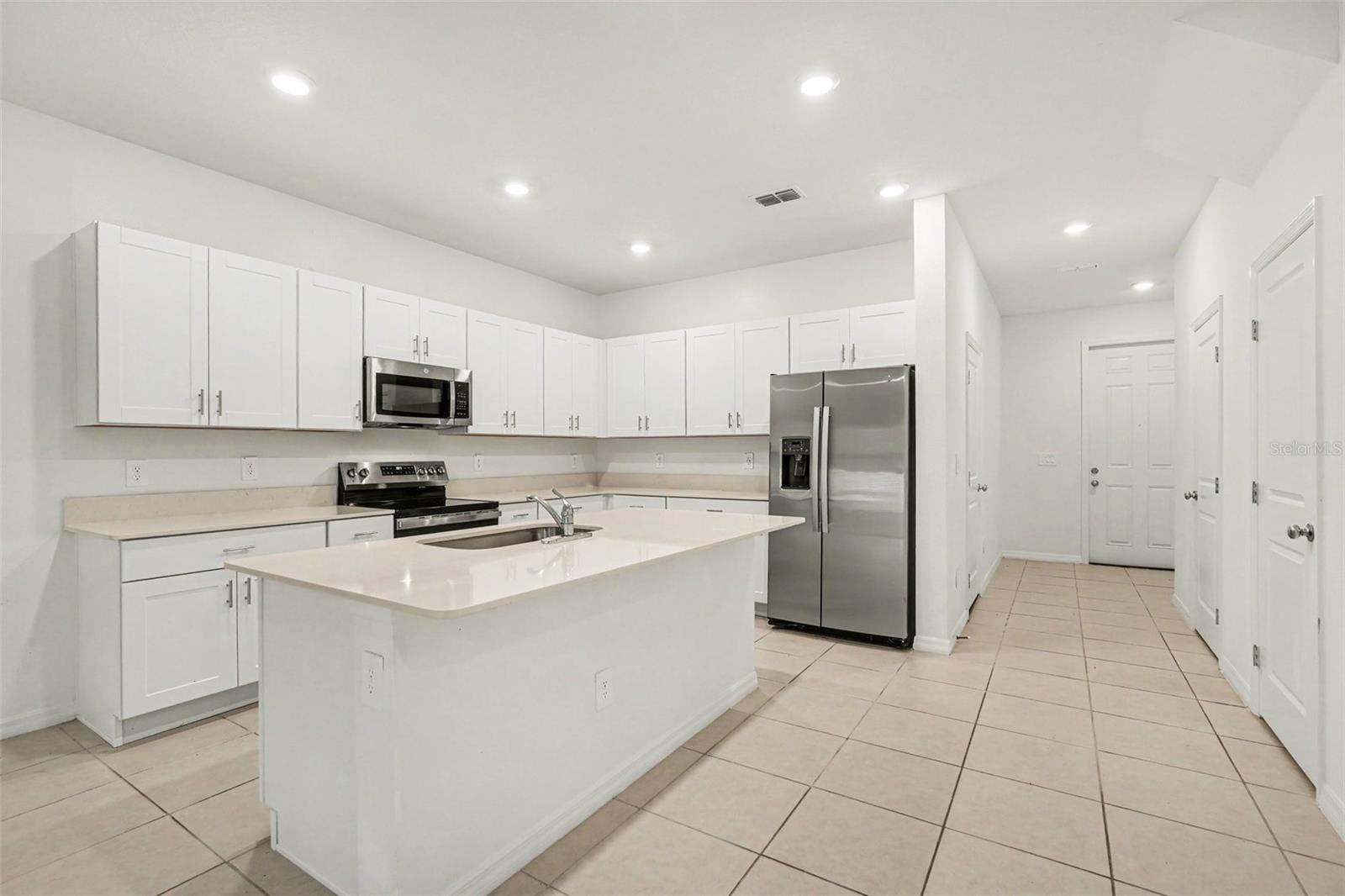 3332 LAPIS LAKE DRIVE, Zephyrhills, FL 33541