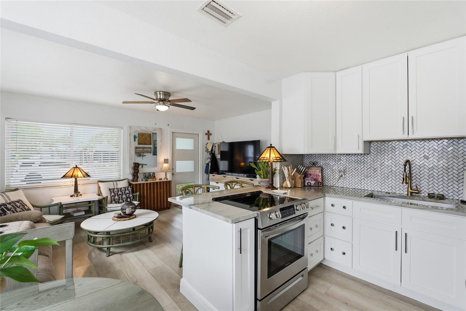 6810 4TH AVENUE N, St Petersburg, FL 33710 6810 4TH AVENUE N, St Petersburg, FL 33710