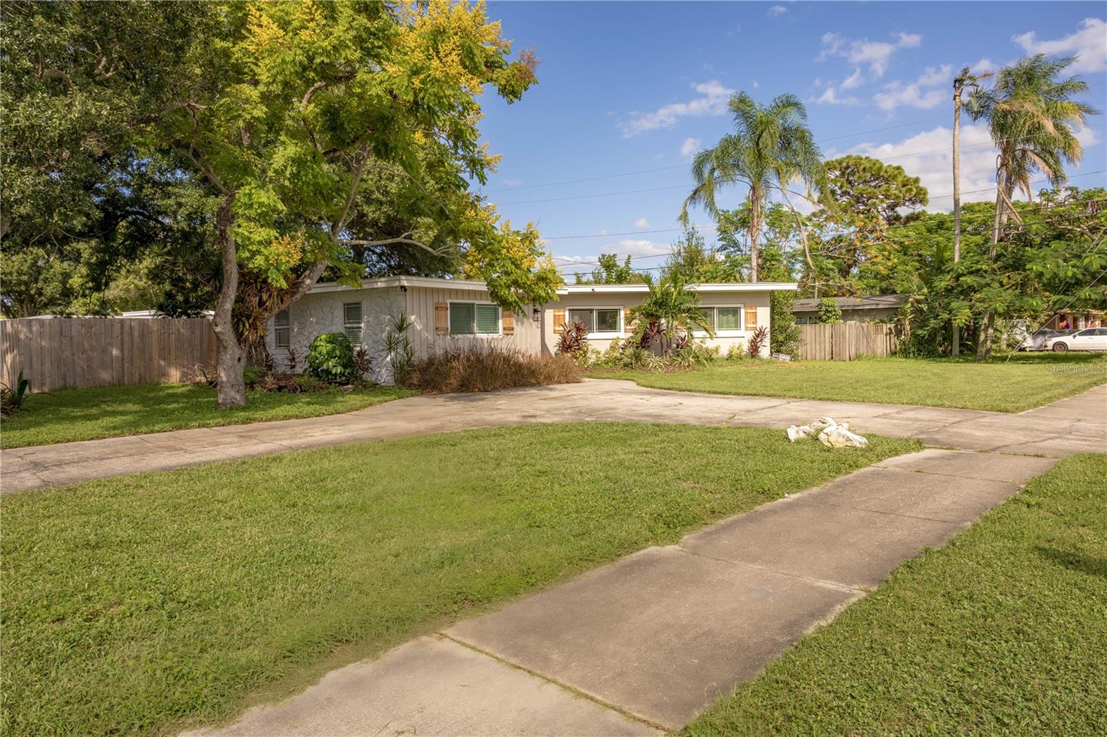 8485 PELICAN LANE, Seminole, FL 33777