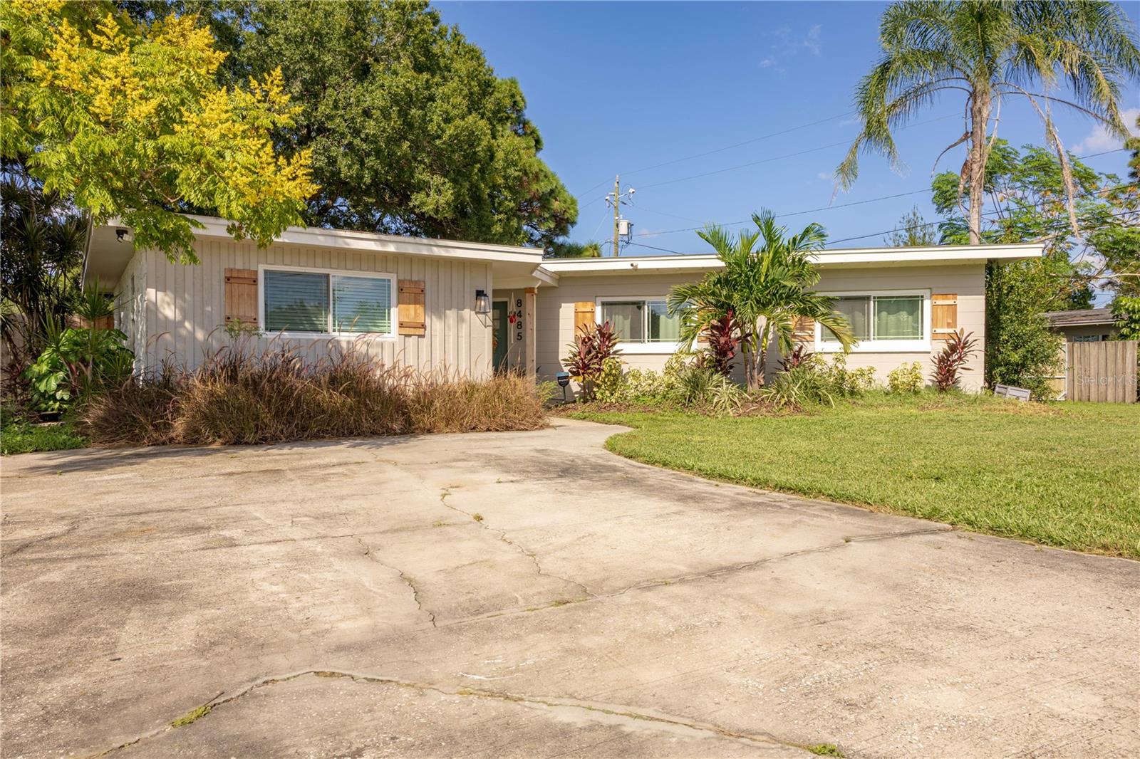 8485 PELICAN LANE, Seminole, FL 33777