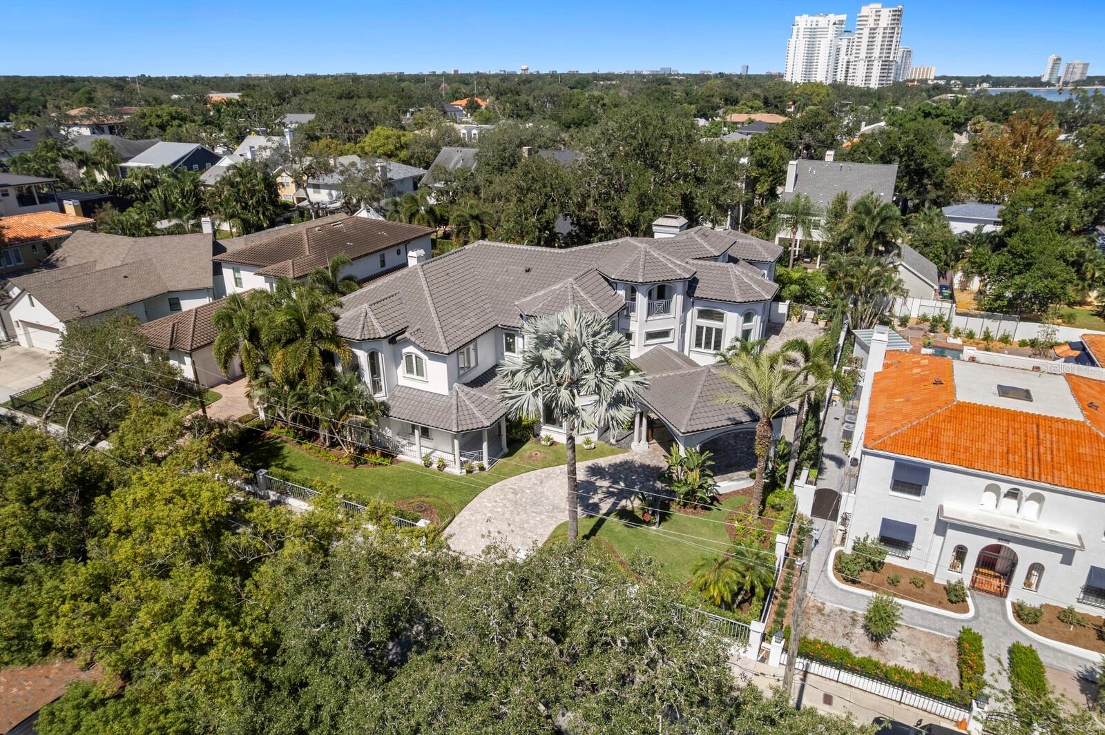 2913 W KNIGHTS AVENUE, Tampa, FL 33611