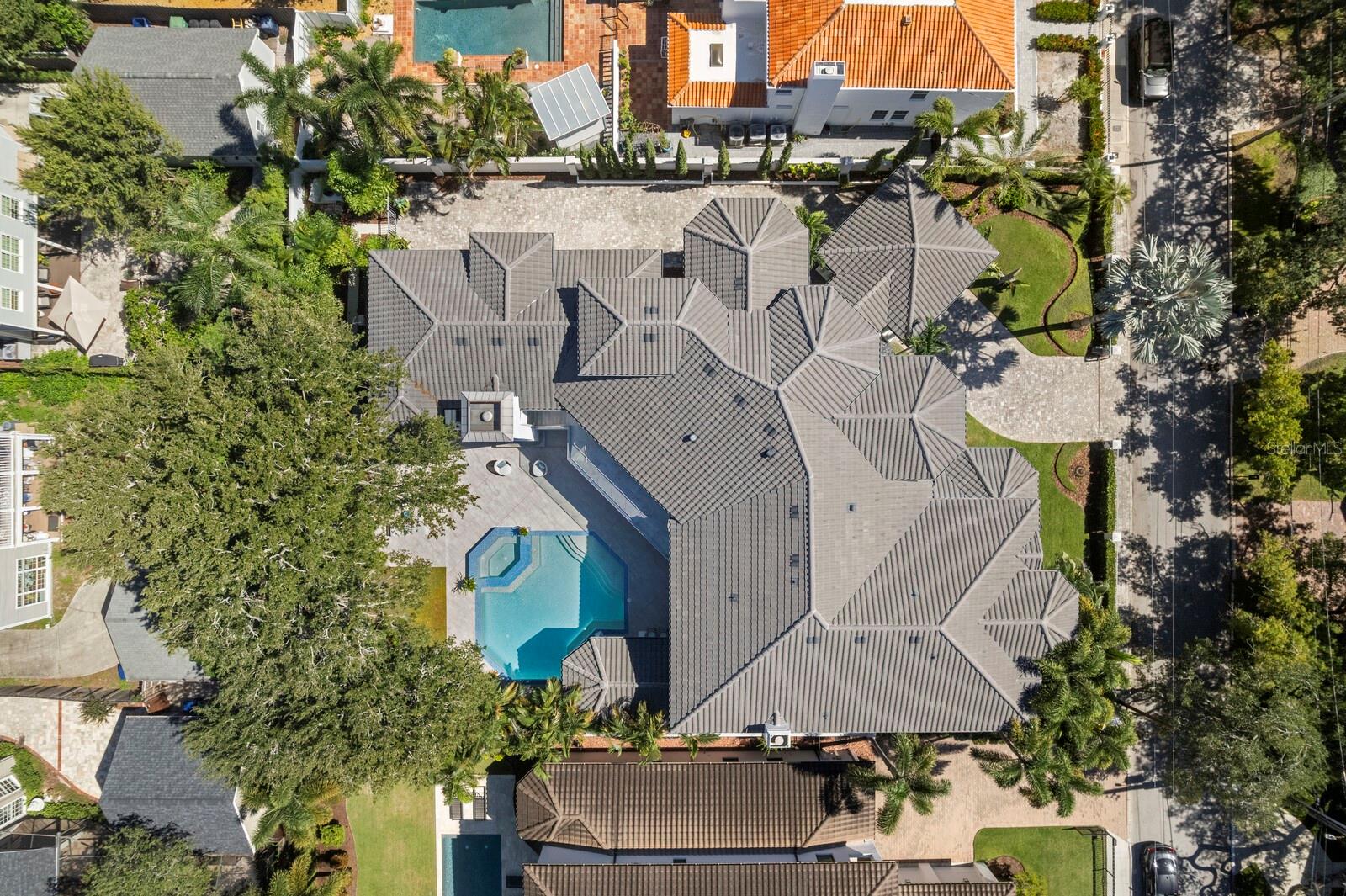 2913 W KNIGHTS AVENUE, Tampa, FL 33611