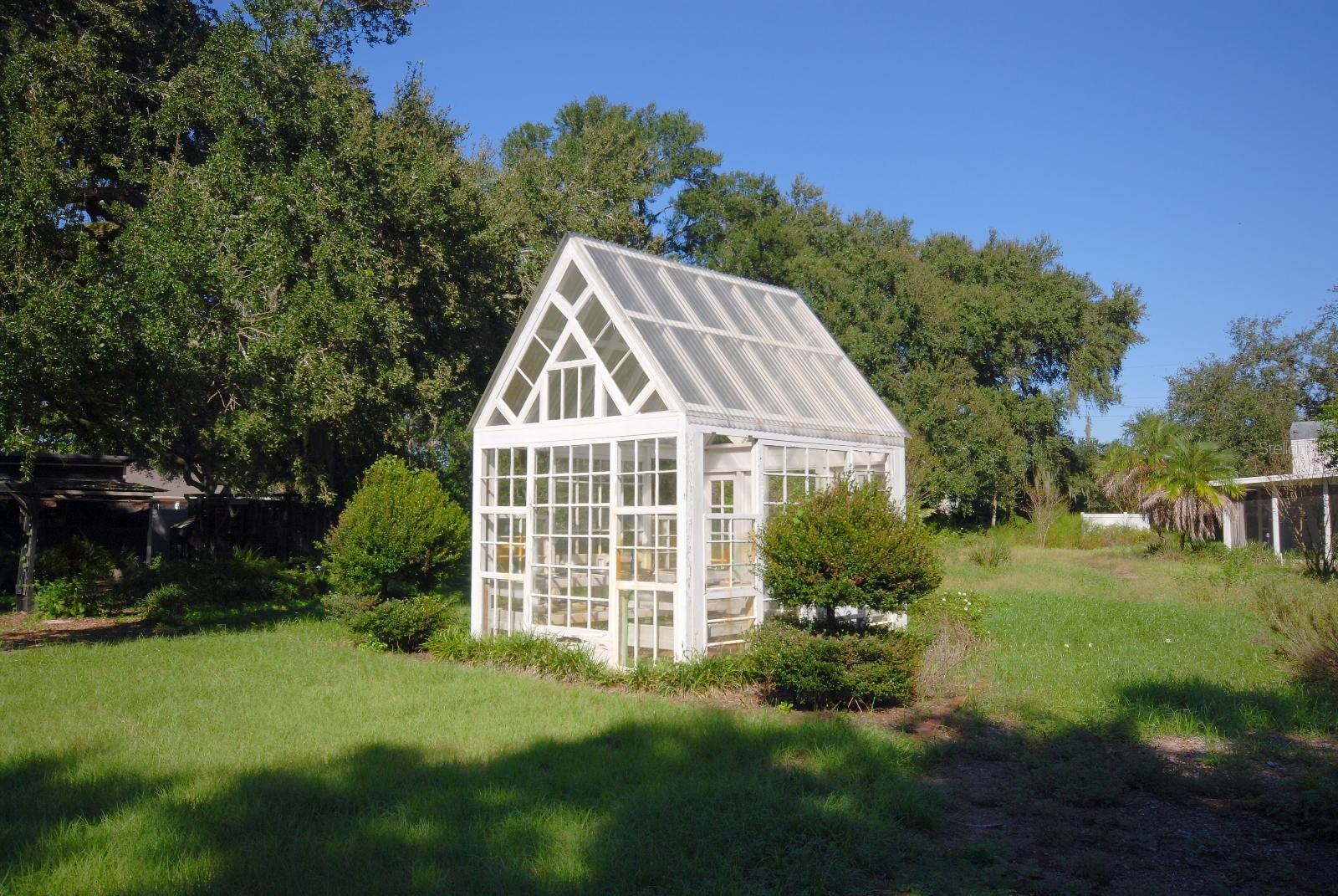 GREENHOUSSE