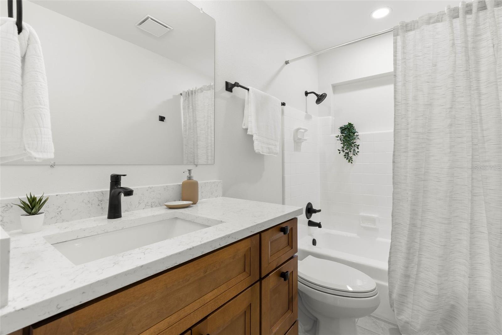 1220 VALLEY FORGE BOULEVARD, Sun City Center, FL 33573