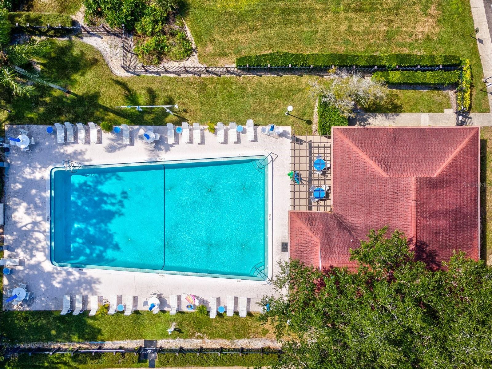 Pool & Clubhouse