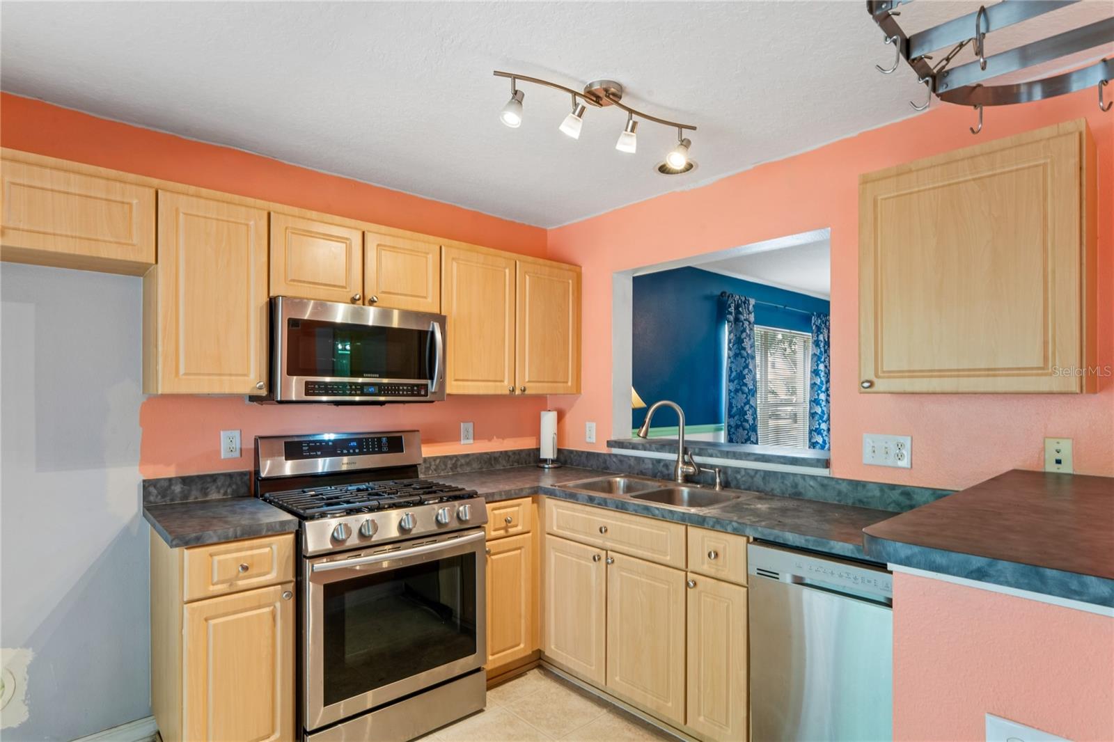 7451 OXFORD GARDEN CIRCLE, Apollo Beach, FL 33572 7451 OXFORD GARDEN CIRCLE, Apollo Beach, FL 33572