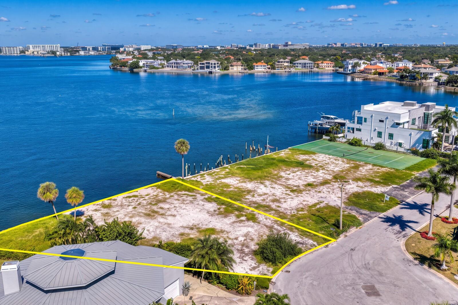 5033 W SAN MIGUEL STREET, Tampa, FL 33629
