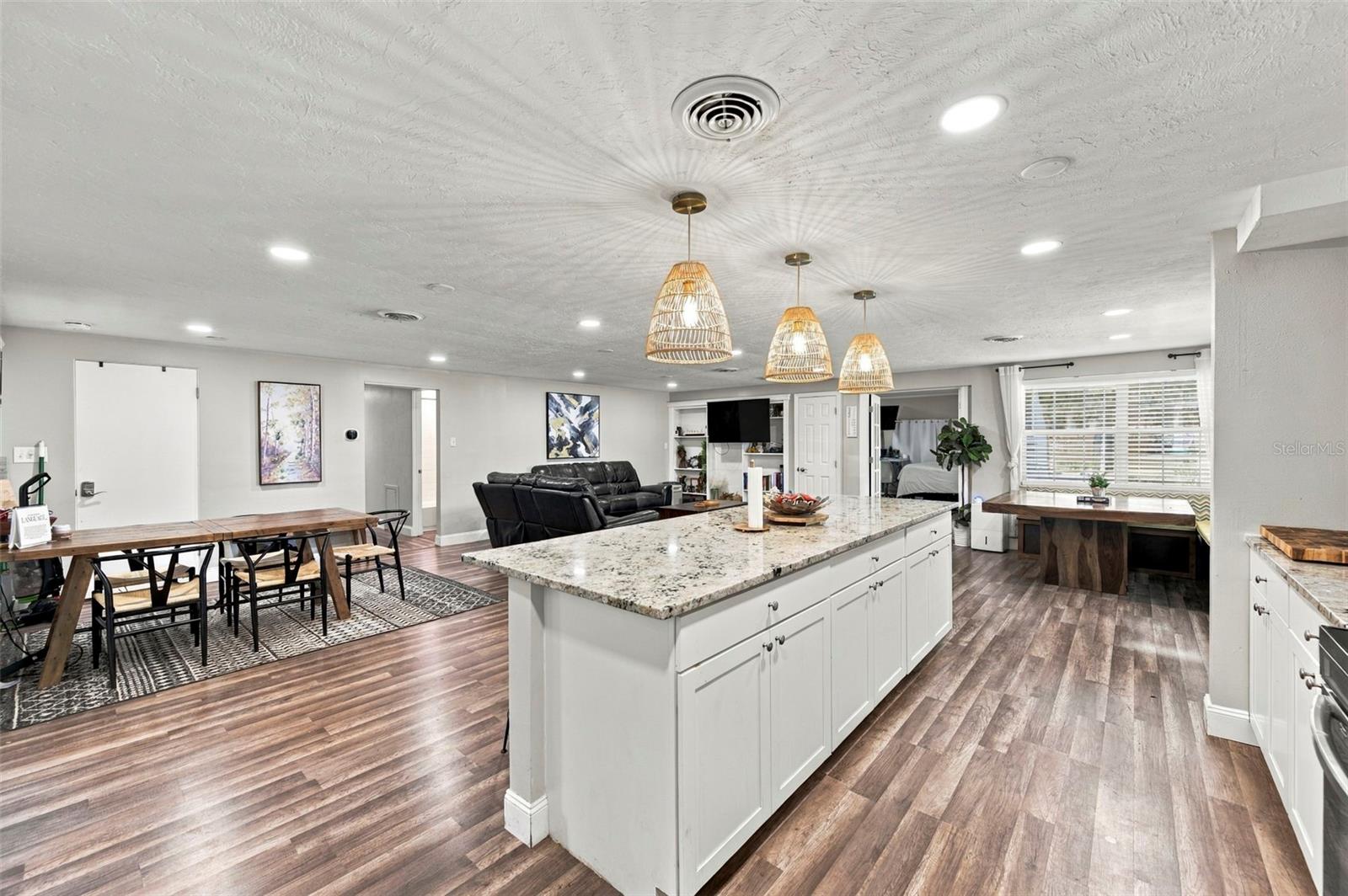 5105 W COUNTRY CLUB DRIVE, Sarasota, FL 34243